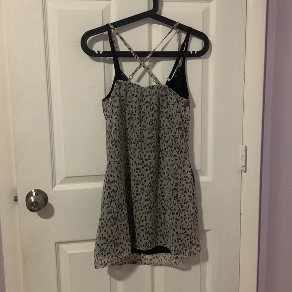 Guess early 2000s double layer mesh tank top - Picture 2 of 3